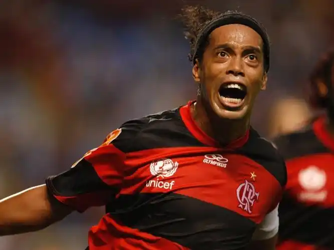 姆顽强的防 姆顽强的防